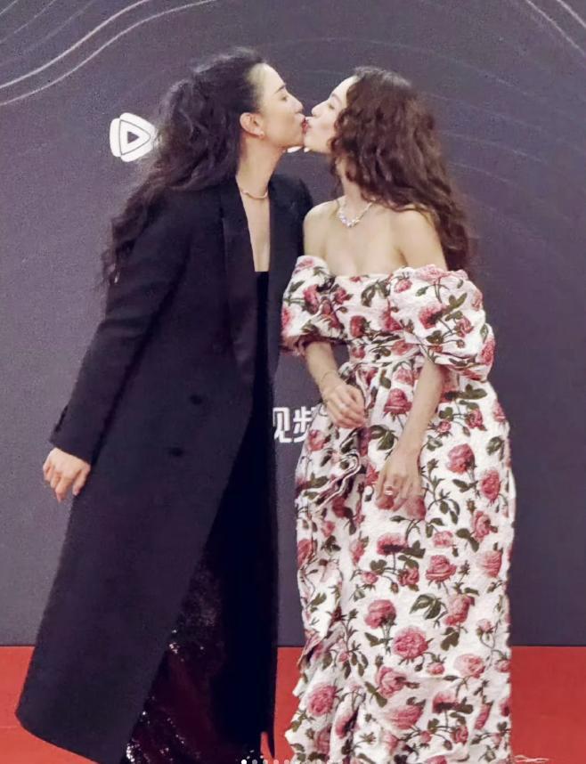 个风情万种却被29岁三线小花抢风头m6米乐澳门这一天内娱一线女星个(图5)