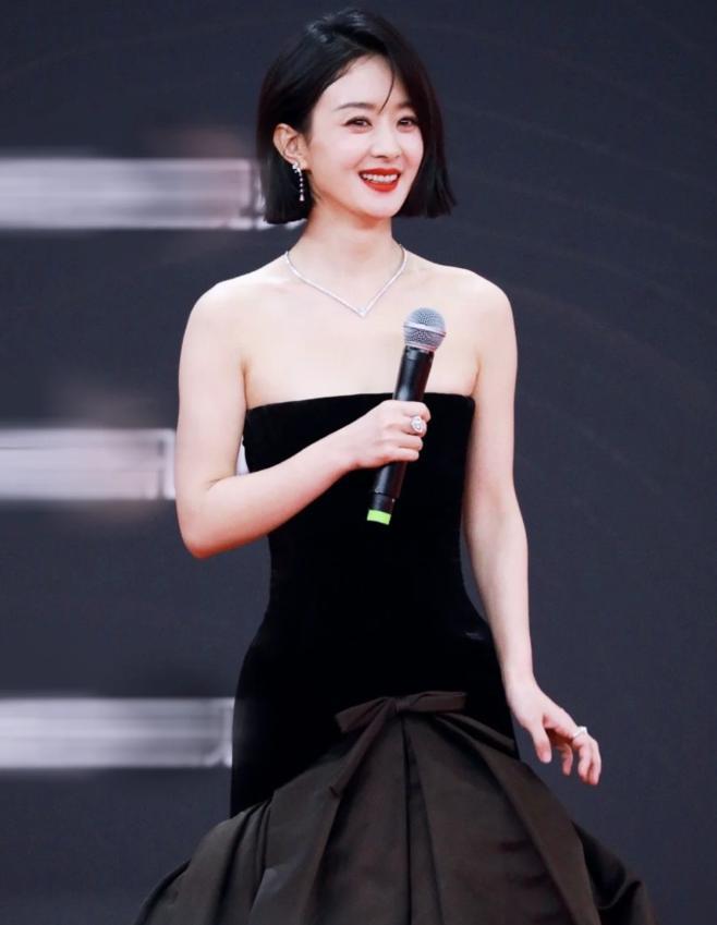 个风情万种却被29岁三线小花抢风头m6米乐澳门这一天内娱一线女星个(图9)